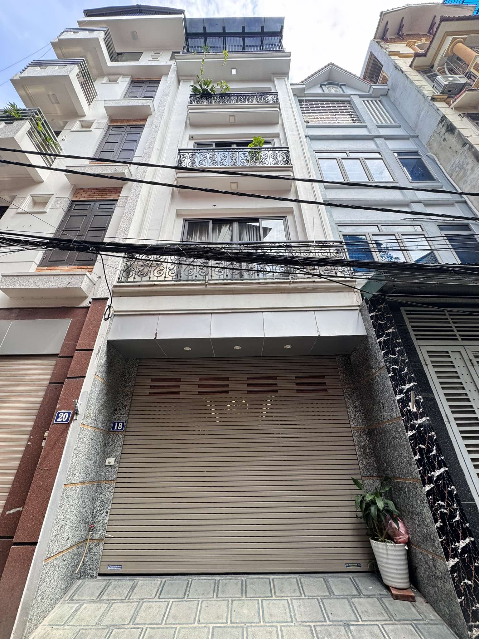 Bán nhà Ngọc Lâm,Long Biên 5 tầng,60m,mt3.95m oto vào nhà nhỉnh 14 tỷ - Ảnh chính